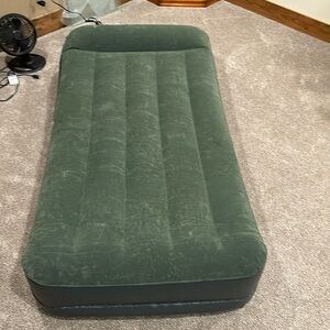 COPY - Single person air mattress Ozark Trail